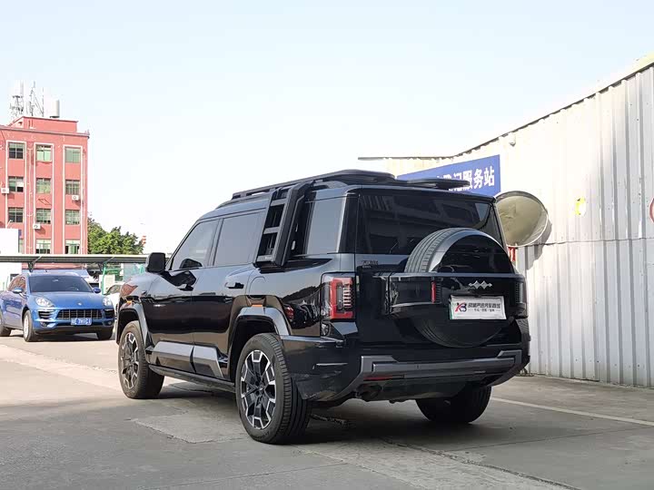 Фото 4 - BYD FangChengBao Leopard 8