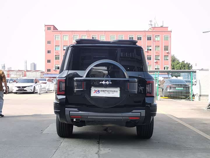 Фото 6 - BYD FangChengBao Leopard 8