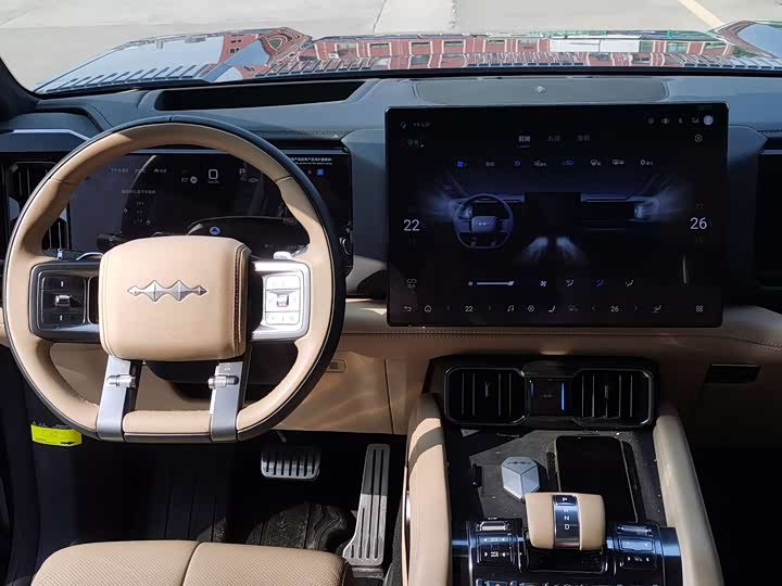 Фото 8 - BYD FangChengBao Leopard 8