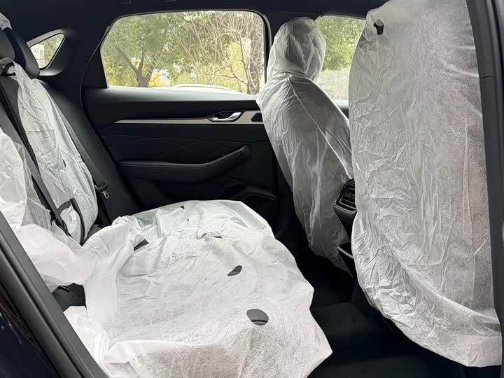 Фото 7 - Geely Preface