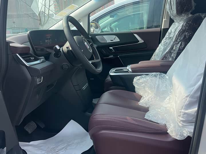 Фото 6 - Buick GL8 Century