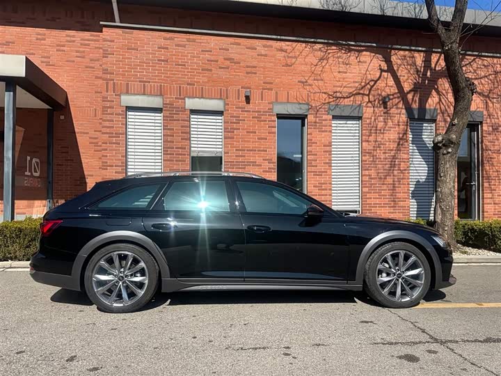 Фото 3 - Audi A6