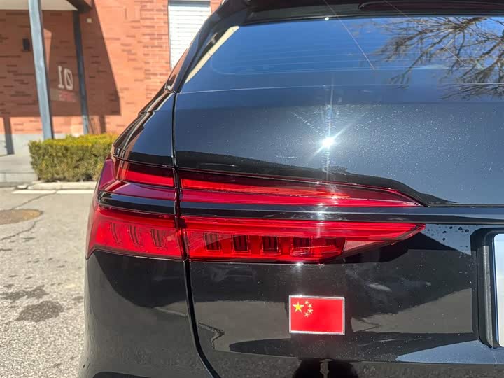 Фото 7 - Audi A6