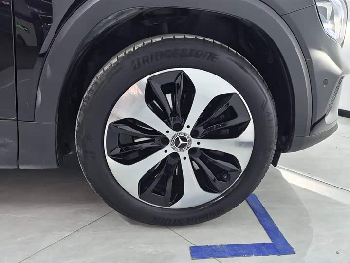 Фото 6 - Mercedes-Benz GLB-Class