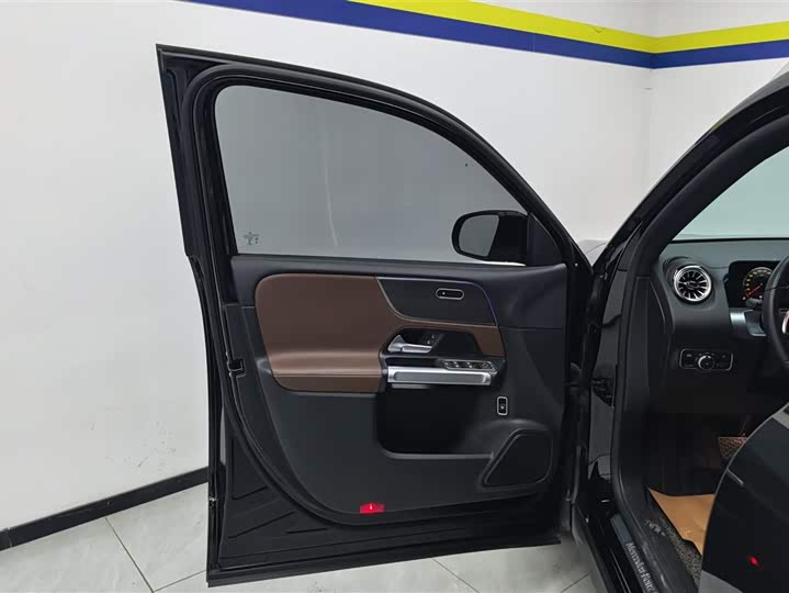 Фото 7 - Mercedes-Benz GLB-Class