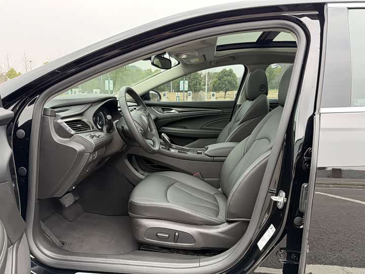 Фото 5 - Buick LaCrosse