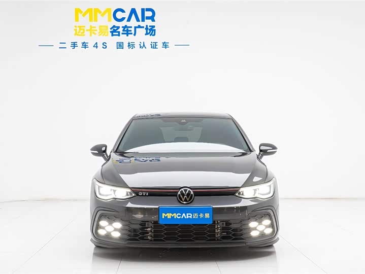 Фото 2 - Volkswagen Golf GTI