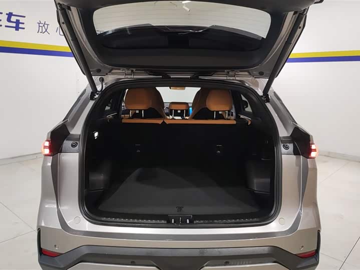 Photo 4 - Geely Galaxy L7