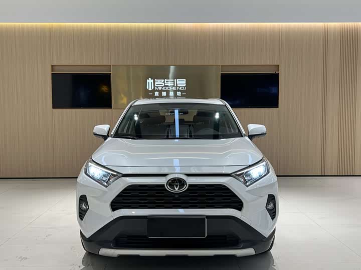 Фото 3 - Toyota RAV4