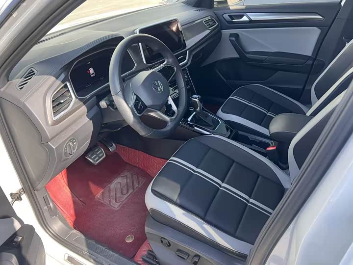 Фото 7 - Volkswagen T-Roc