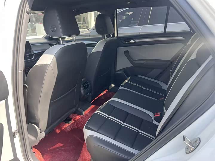 Фото 9 - Volkswagen T-Roc