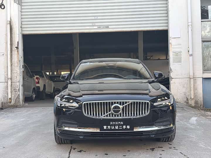 Фото 2 - Volvo S90