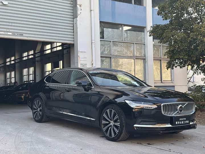 Фото 3 - Volvo S90