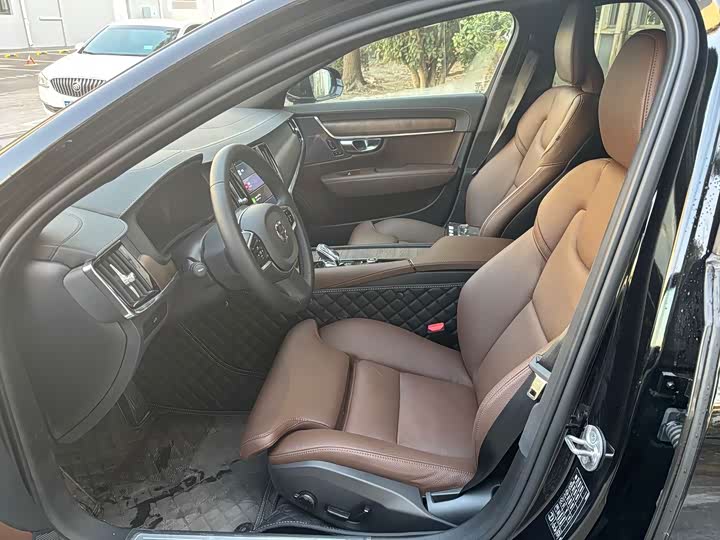 Фото 8 - Volvo S90