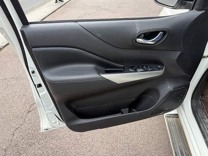 Фото 6 - Nissan Terra