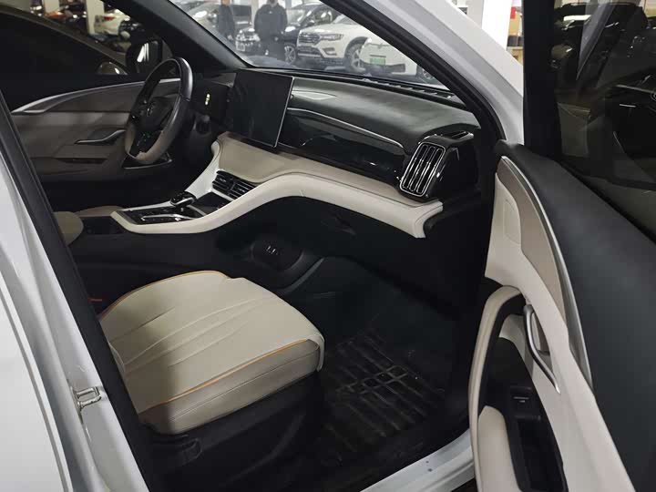 Photo 8 - BYD Song Pro Hybrid