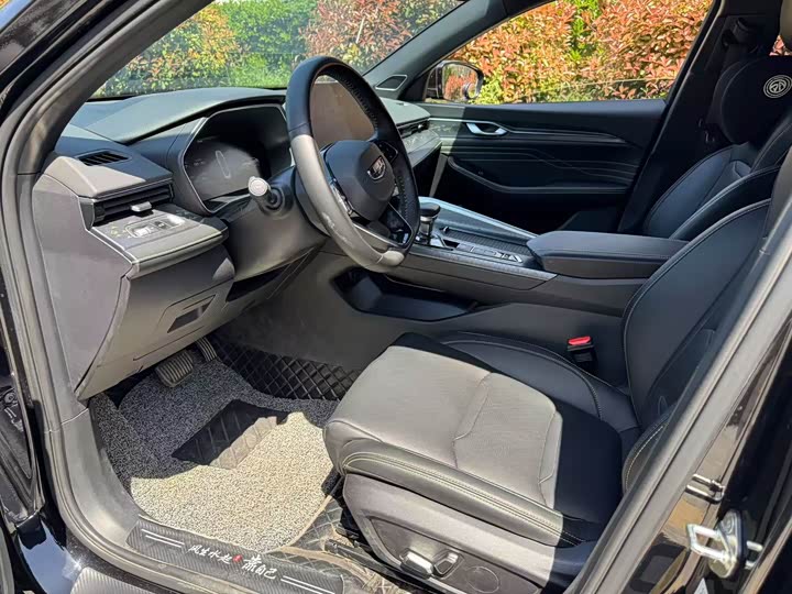 Фото 8 - Geely Preface