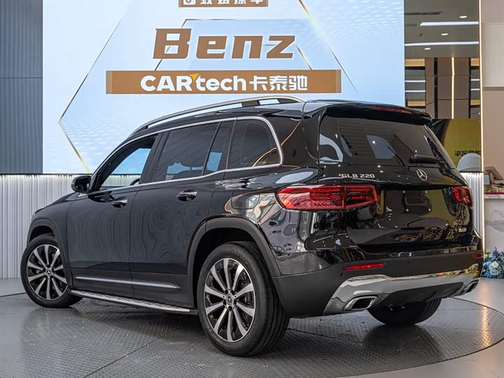 Mercedes-Benz GLB-Class 2024 2024款 改款 GLB 220 时尚型