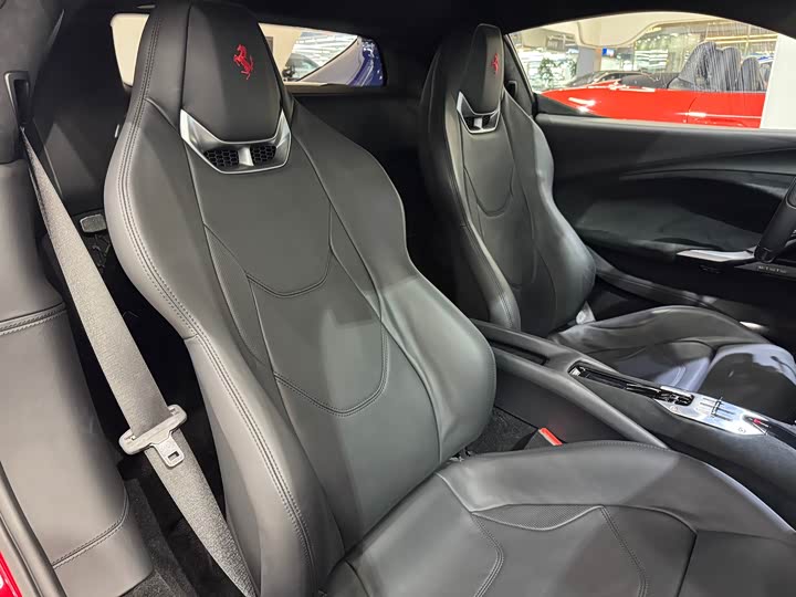 Фото 9 - Ferrari 296