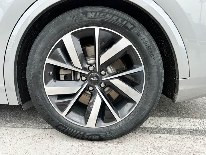 Фото 9 - LiXiang L8