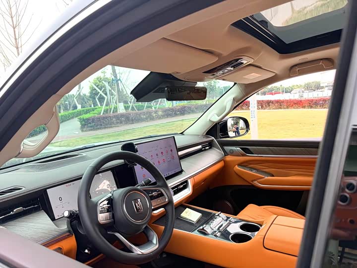 Фото 7 - Tank 500 Hybrid