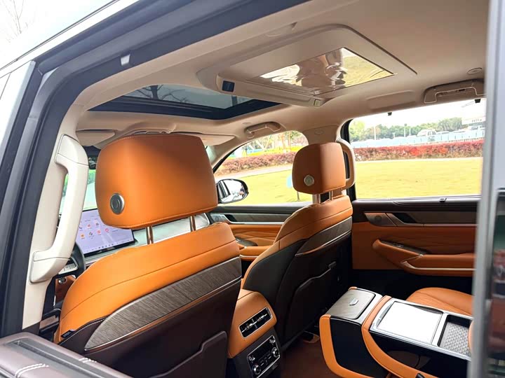 Фото 9 - Tank 500 Hybrid