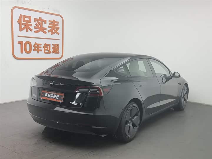 Фото 2 - Tesla Model 3