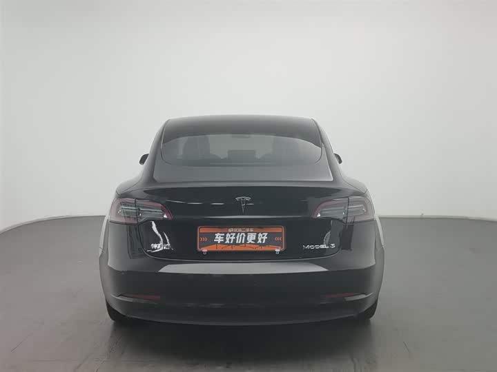 Фото 4 - Tesla Model 3