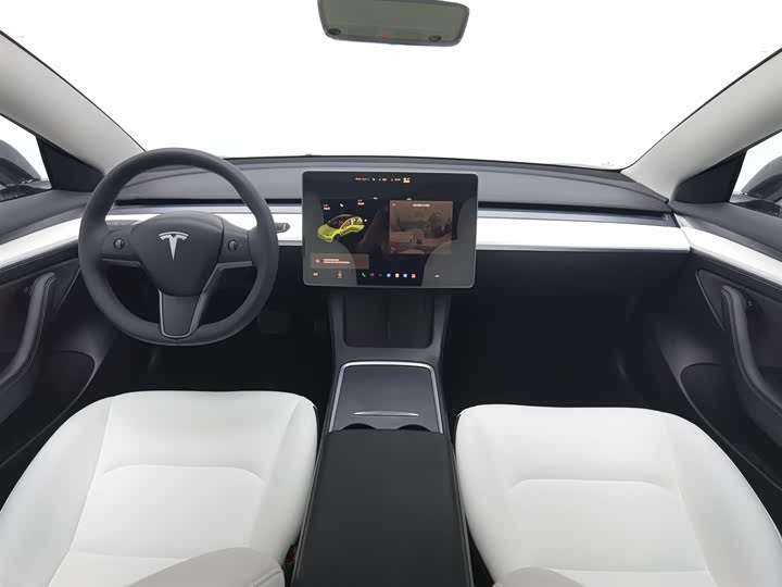 Фото 5 - Tesla Model 3