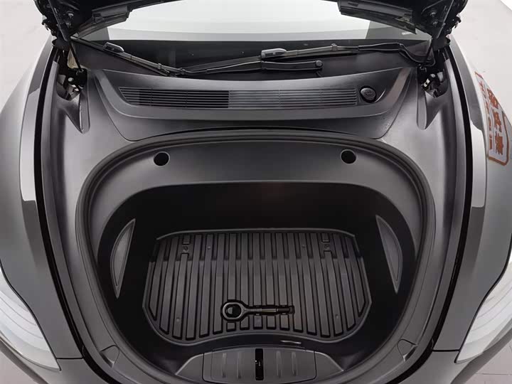 Фото 6 - Tesla Model 3