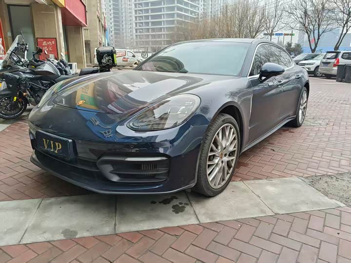 Фото 1 - Porsche Panamera