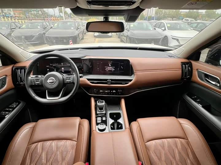 Photo 9 - Nissan Pathfinder