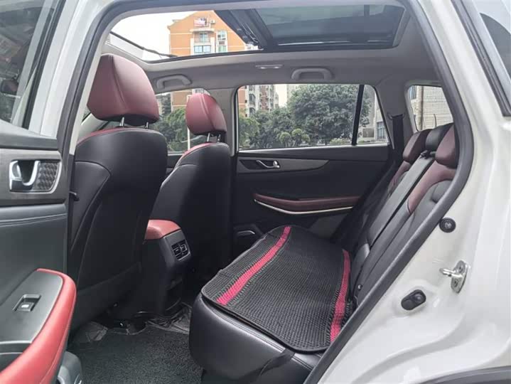 Фото 7 - Changan CS75