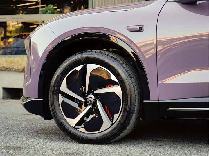 Фото 8 - Nio EC6