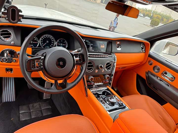 Фото 3 - Rolls-Royce Cullinan