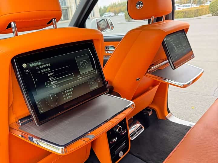 Фото 4 - Rolls-Royce Cullinan