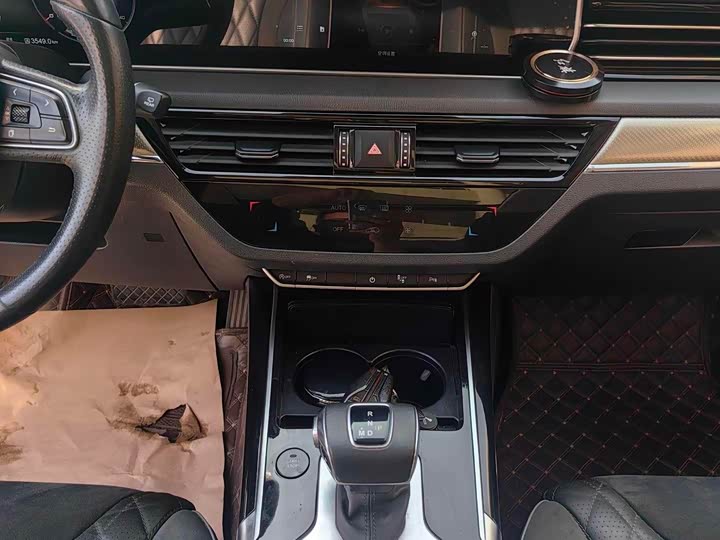 Photo 7 - Hongqi HS5