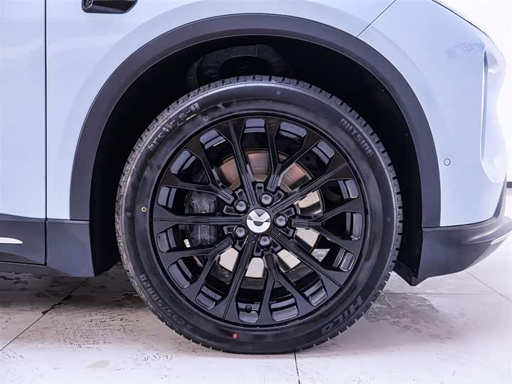 Фото 6 - Nio ES6