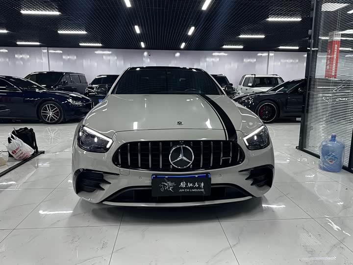 Photo 2 - Mercedes-Benz E-Class AMG