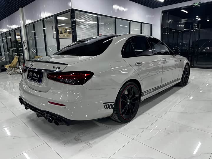 Photo 4 - Mercedes-Benz E-Class AMG