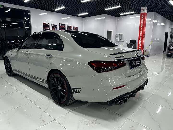 Photo 5 - Mercedes-Benz E-Class AMG