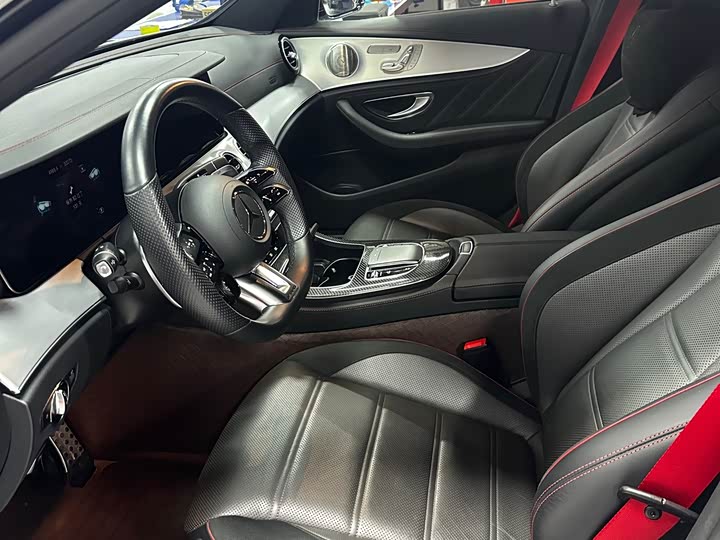 Photo 6 - Mercedes-Benz E-Class AMG