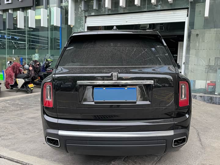 Фото 3 - Rolls-Royce Cullinan