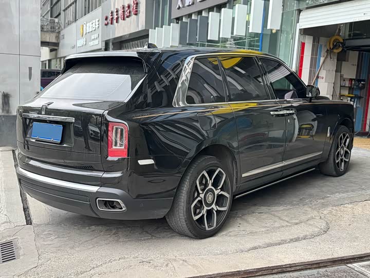 Фото 4 - Rolls-Royce Cullinan