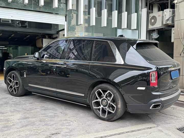 Фото 5 - Rolls-Royce Cullinan