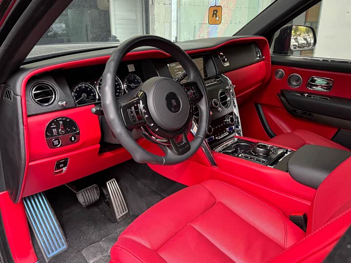 Фото 6 - Rolls-Royce Cullinan