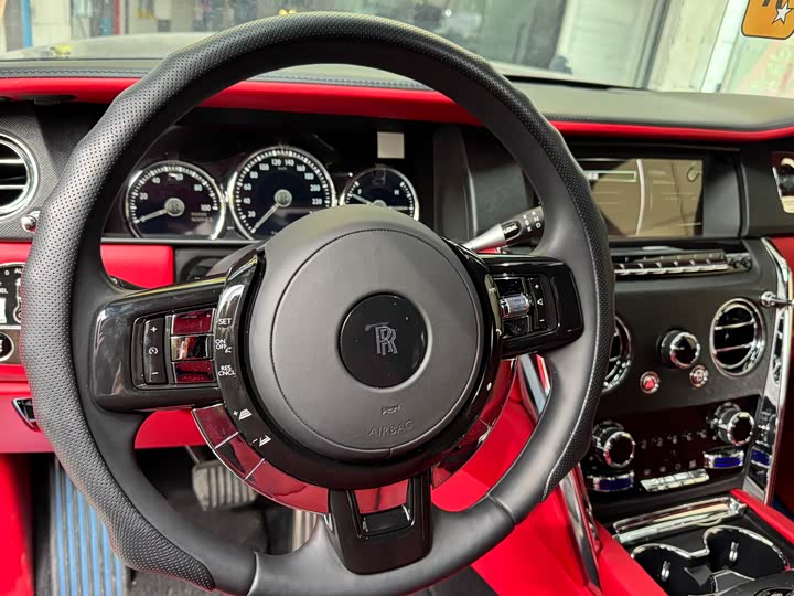 Фото 7 - Rolls-Royce Cullinan