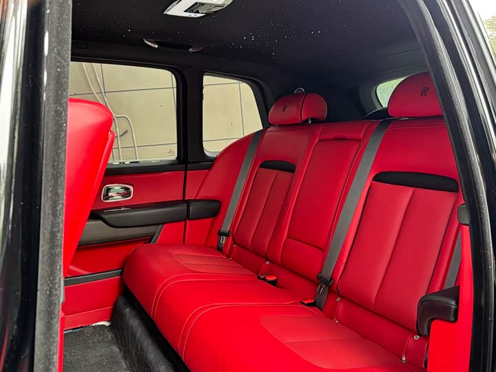 Фото 9 - Rolls-Royce Cullinan