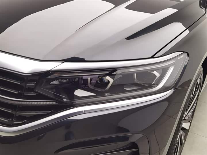 Фото 7 - Volkswagen Passat