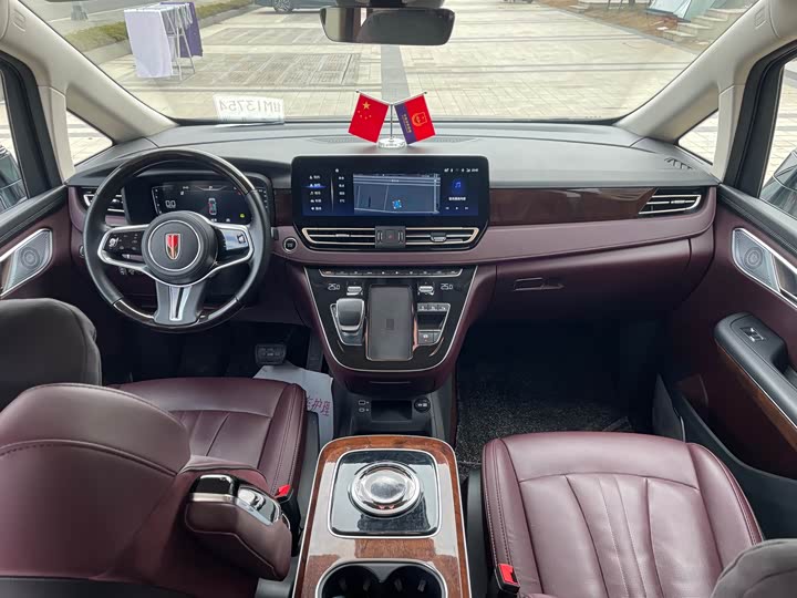 Фото 4 - Hongqi HQ9